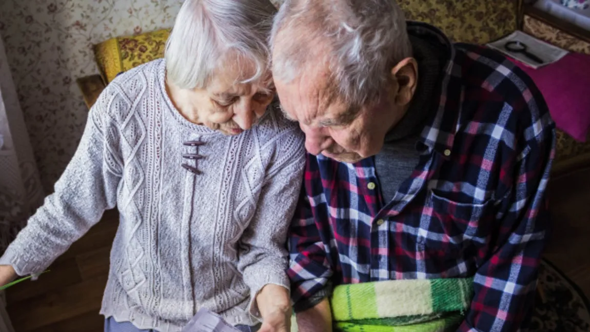 Românii care vor primi pensii mai mici cu 200 de lei. Ce se întâmplă cu banii vârstnicilor