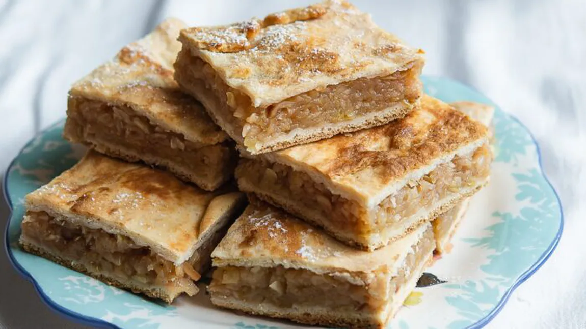 Ingredientul-cheie care îmbunătățește semnificativ gustul plăcintei cu mere. Aroma fără egal care-ți aduce aminte de copilărie