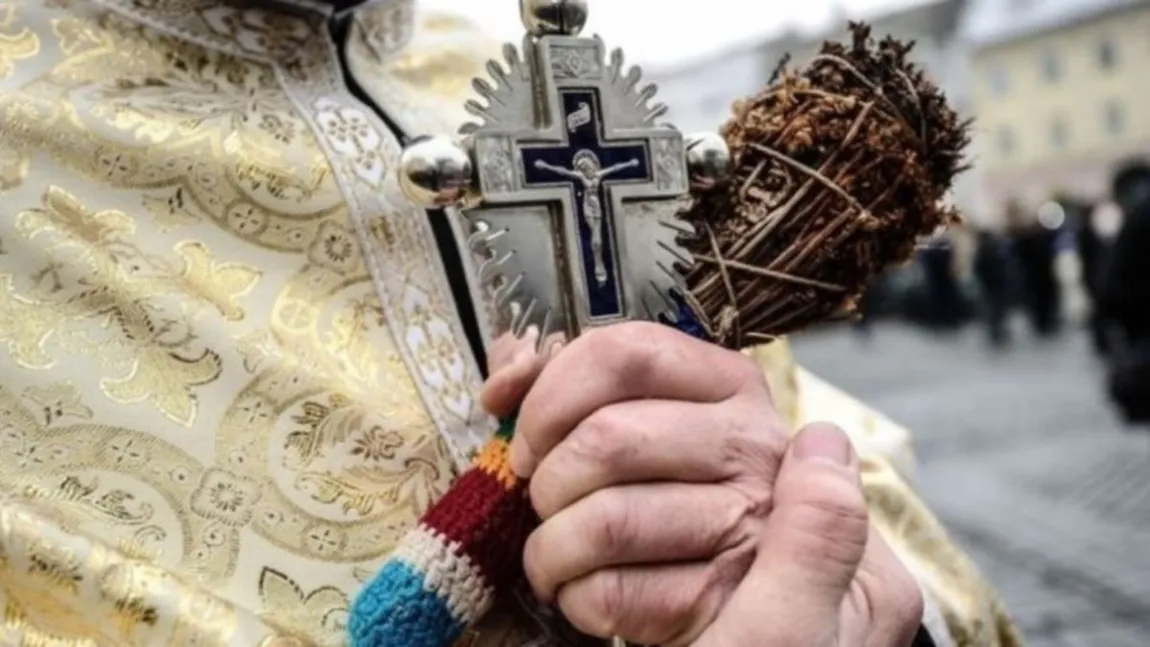 BOBOTEAZA 2025. Avem voie să spălăm sau nu pe 6 ianuarie? Care este secretul aghiasmei şi ce se întâmplă dacă luni este vreme rea