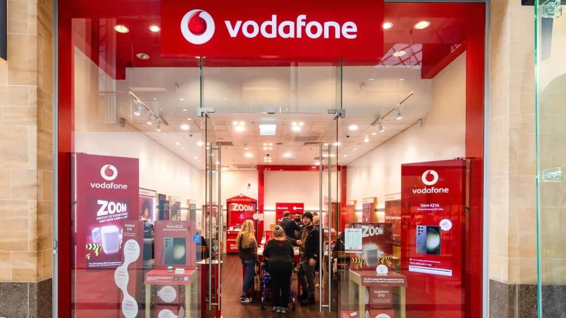 Schimbări importante anunţate de Vodafone România. Cum sunt afectaţi clienţii, modificările care îi privesc direct