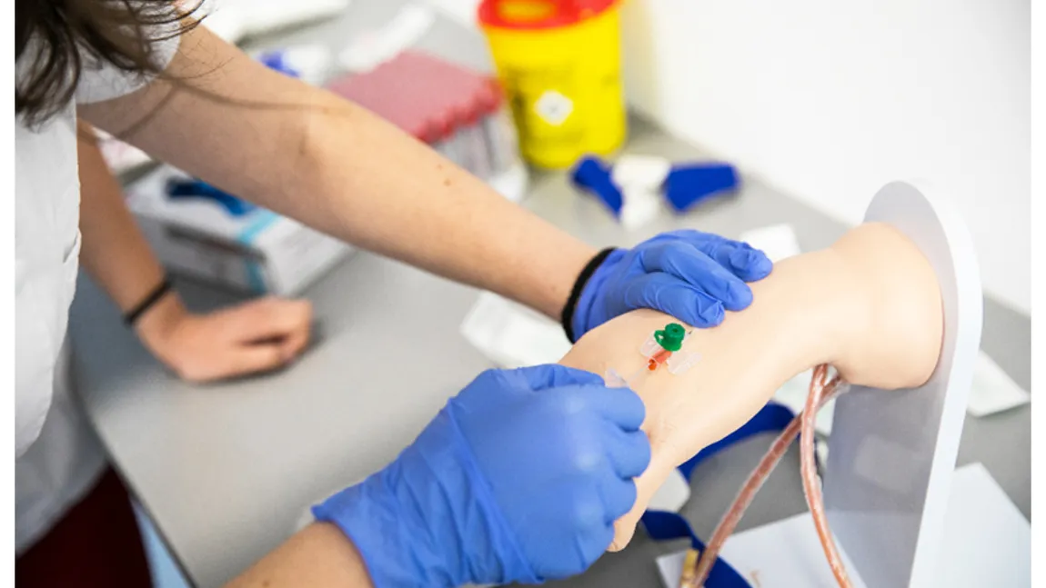 Ce salariu are un asistent medical. Mulți români visează la acești bani