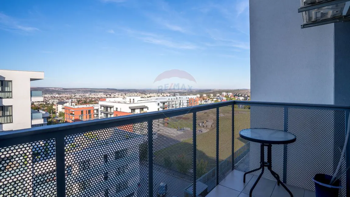 Apartament din Cluj, mai scump decât o vilă în Spania: „Voi în Cluj vă credeți în Monaco, mă jur!”, ”E cu vedere la Pacific?”