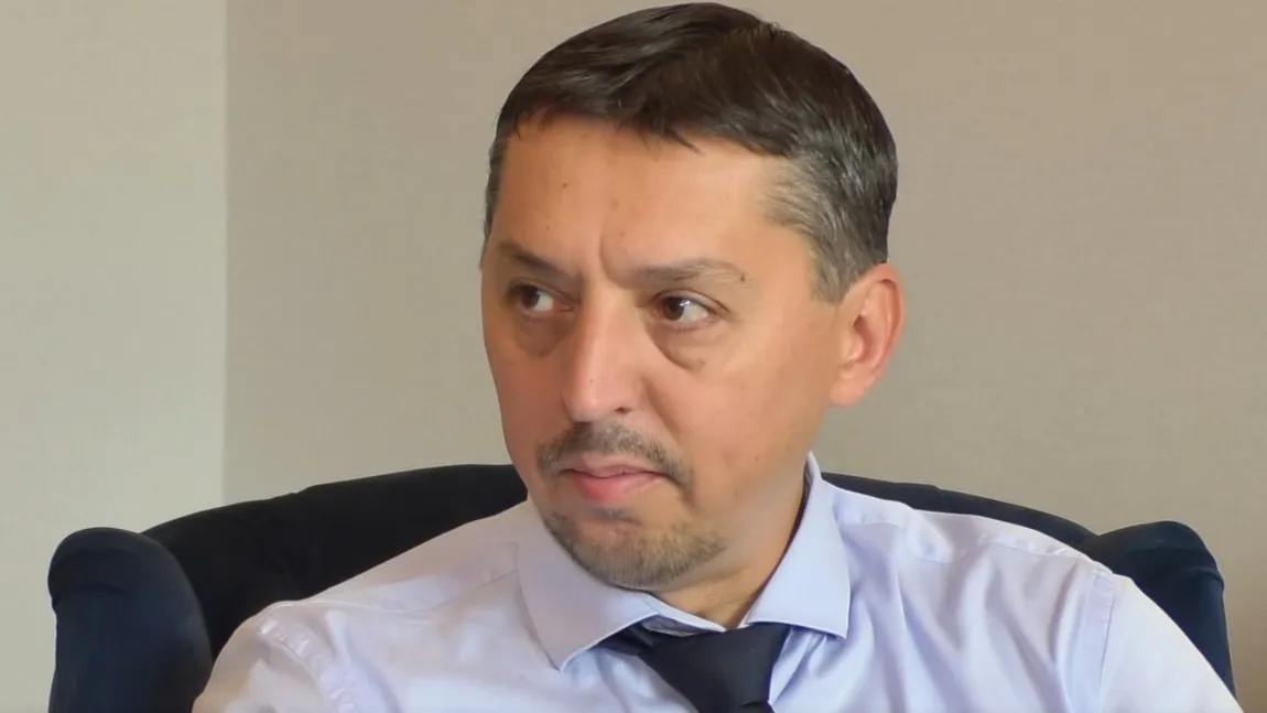 Schimbările pregătite de ministrul Educației. Manuale pe tabletă, ca în Finlanda, și reforma tuturor programelor școlare