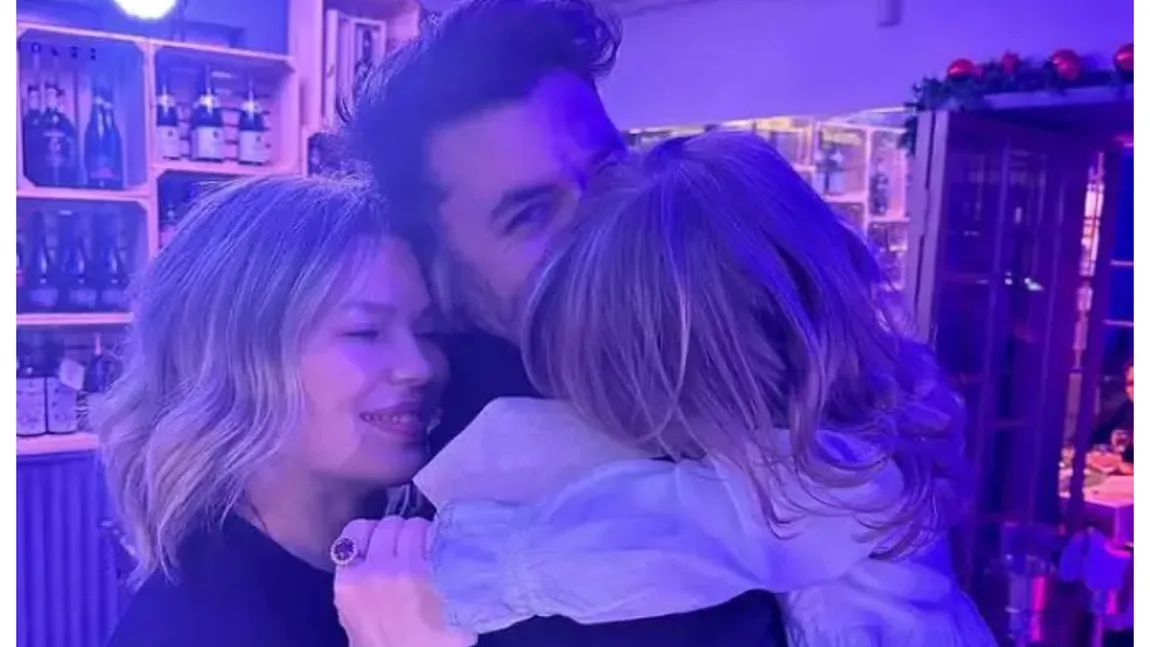 Gina Pistol şi Smiley alături de fiica lor, Josephine, imagine emoţionantă de Anul Nou: 
