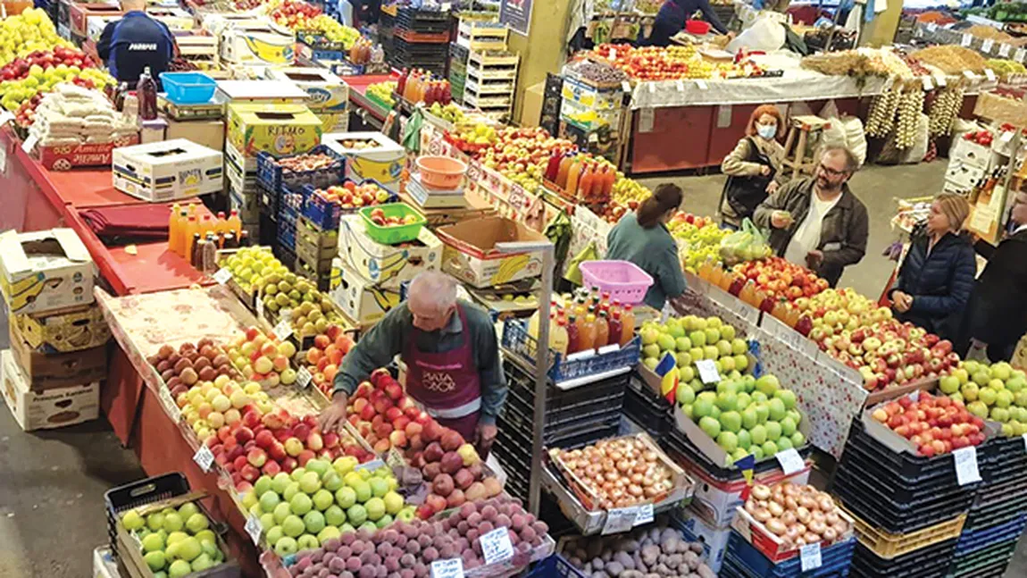 Legume și fructe din piață sau de la supermarket? Ce a pățit un tânăr care și-a făcut cumpărături la piață