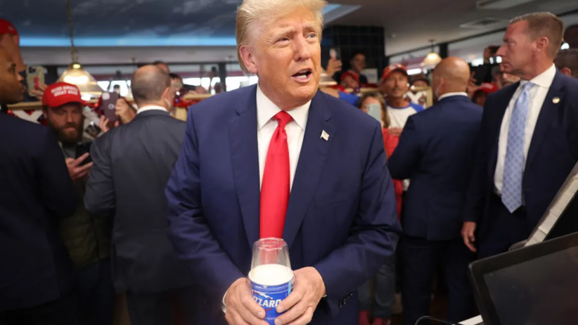Donald Trump schimbă paiele de băut de hârtie ale lui Biden: 