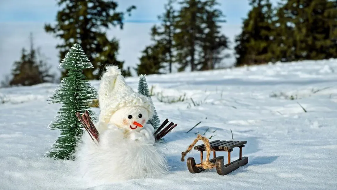 Prognoza meteo. Fiecare oră aduce grade mai puţine în termometre. Apar primii fulgi şi la Bucureşti