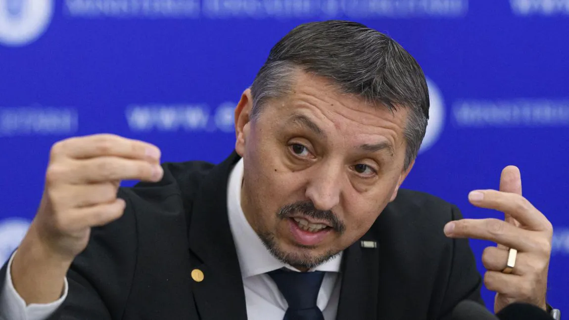 Ministrul Daniel David, explicaţii în controversa dispariţiei orelor de istorie: 