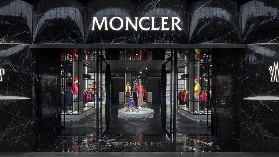 Moncler a atins un nou record de vânzări. Brandul italian de lux a vândut haine în valoare de 3 miliarde de euro