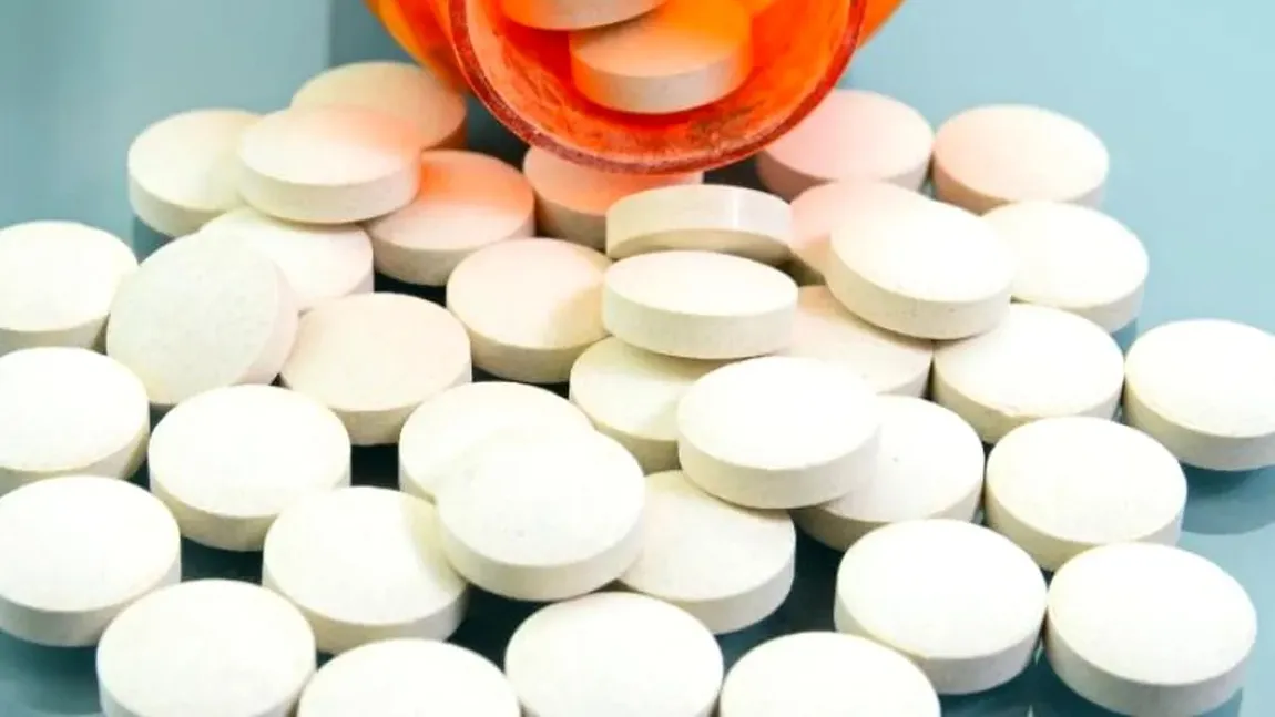 Provocarea Paracetamol pe TikTok. Tinerii se provoacă între ei să înghită cât mai multe pastile. Medicii trag un semnal de alarmă, TikTok neagă şi acuză fakenews