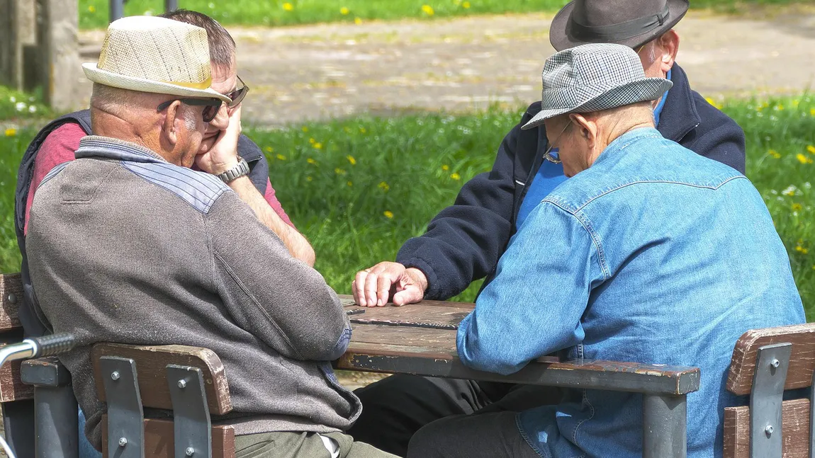 Sistemul de pensii, la un pas de faliment. Avertismentul care dă fiori viitorilor pensionari. Tinerii din ziua de azi ar putea primi pensii mai mici decât părinții și bunicii