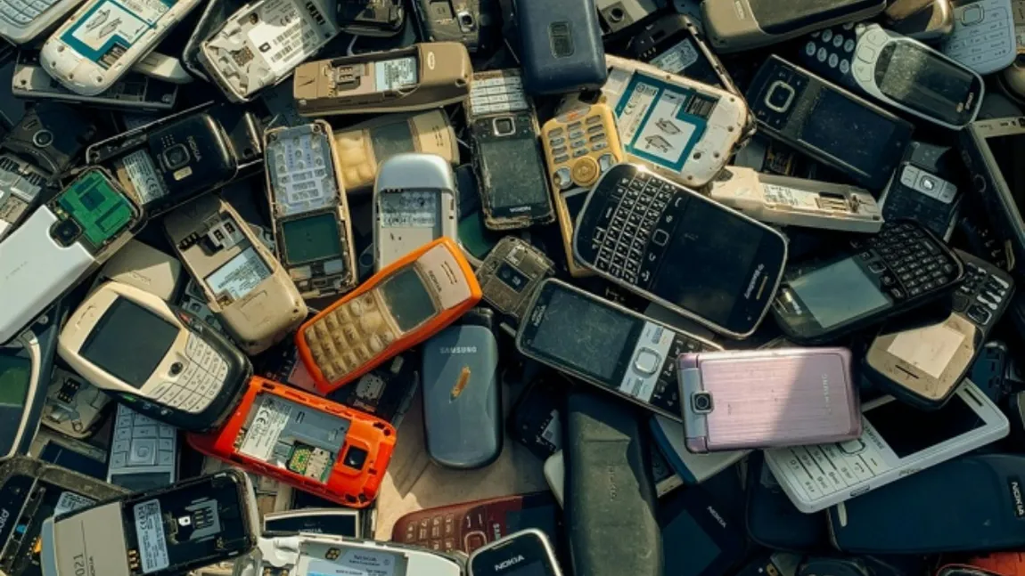 Cât valorează telefonul mobil vechi, pe care nu-l mai folosești? Te poți umple de bani dacă îl vinzi