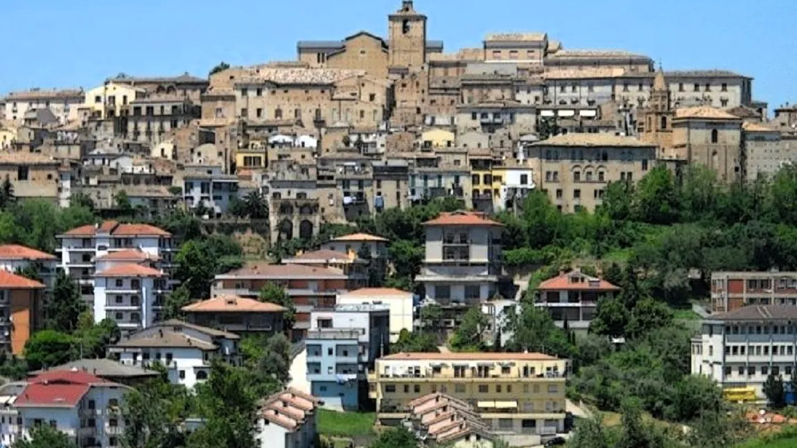 Un orășel italian vinde case abandonate la prețul unui espresso pentru a combate depopularea