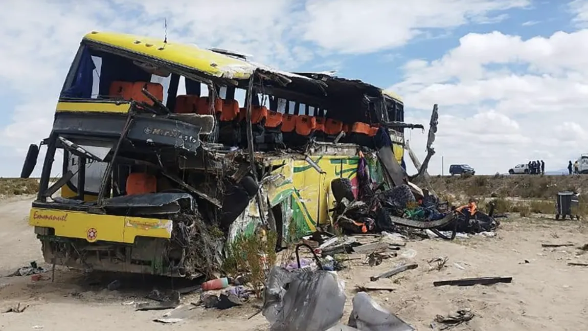 Accident cumplit în Bolivia: 37 de morţi şi 40 de răniţi după coliziunea dintre două autobuze FOTO şi VIDEO