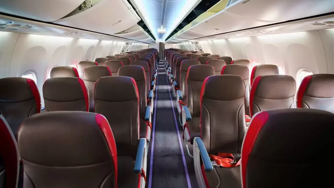 Lovitură devastatoare pentru WizzAir şi Tarom. O companie aeriană de la noi oferă servicii de lux la preţuri mici