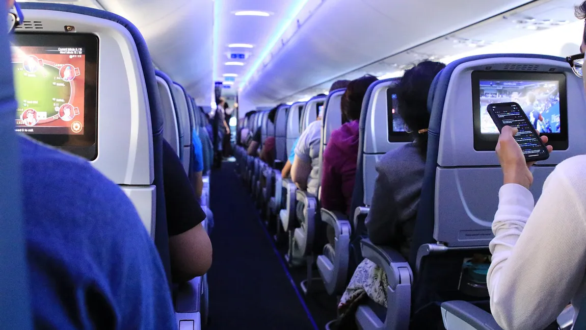 Compania aeriană care renunță la plățile cash de la bordul aeronavelor