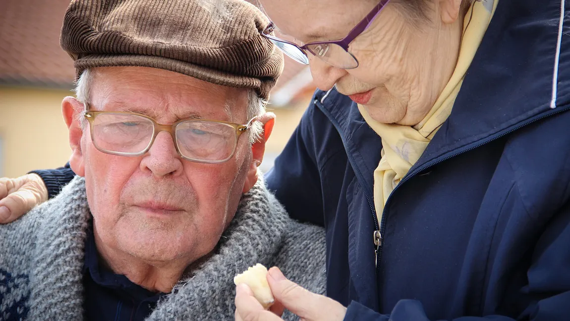 Vești bune pentru pensionari. Guvernul a aprobat noi ajutoare pentru seniori. Cine va beneficia de cei 800 de lei de la stat și când vor ajunge primii bani