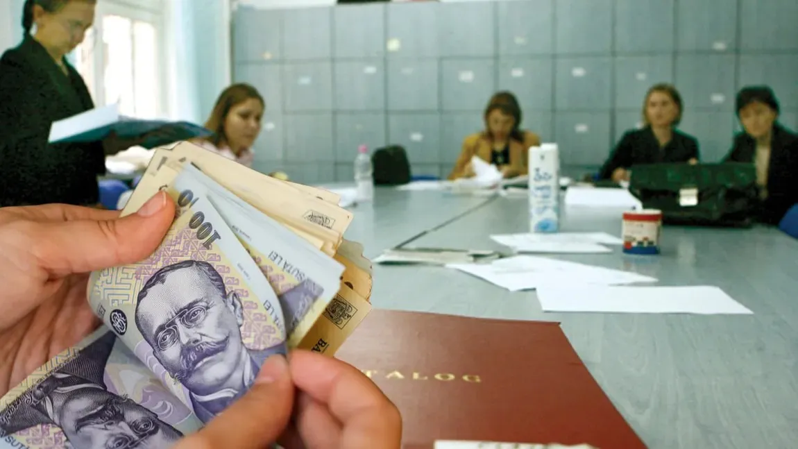 Când vor fi alimentate cardurile cu primele de carieră didactică și profesională. Profesorii riscă să piardă 1.500 de lei!