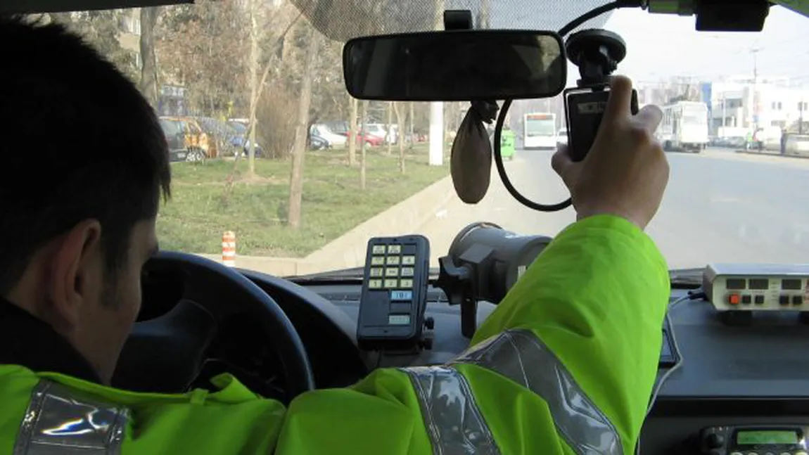 Tupeu incredibil al unui bărbat prins circulând cu 135 km la oră și fără permis de conducere: 
