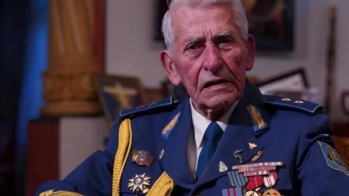 Cine este generalul în retragere Radu Theodoru, percheziționat de DIICOT? Negaționist al Holocaustului și fostă mână dreaptă a lui Vadim Tudor