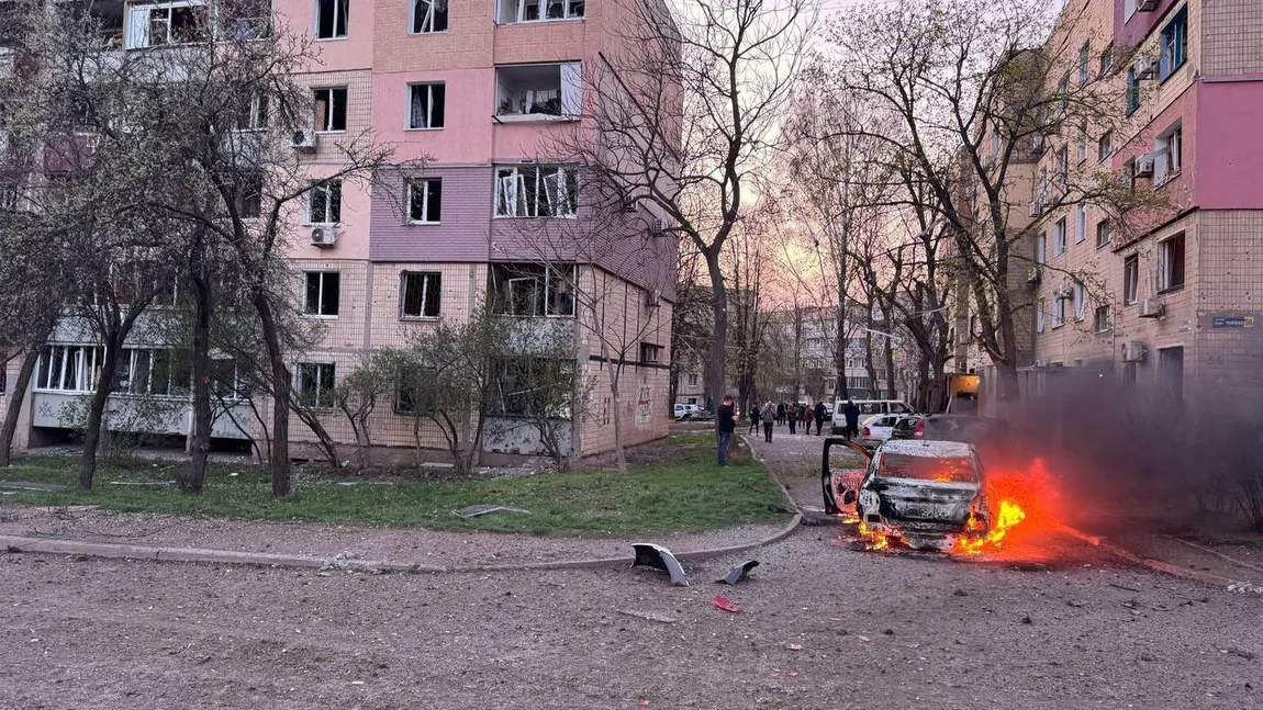 Război în Uraina. Rusia a lovit cu o rachetă balistică oraşul natal al lui Zelenski VIDEO