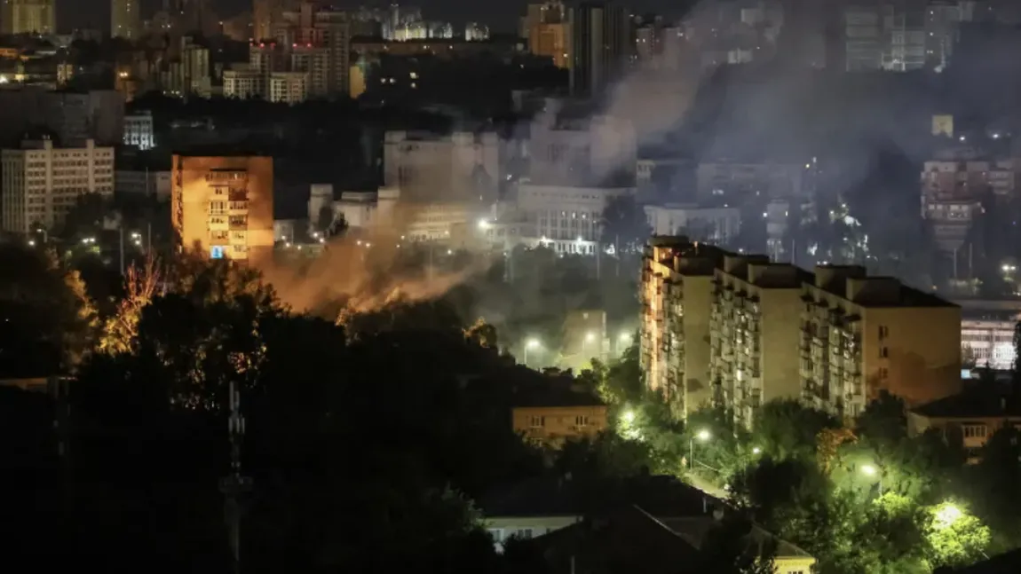 Negocieri de pace sub potop de bombe! Atac masiv cu drone în capitala Ucrainei, au sunat sirenele de război