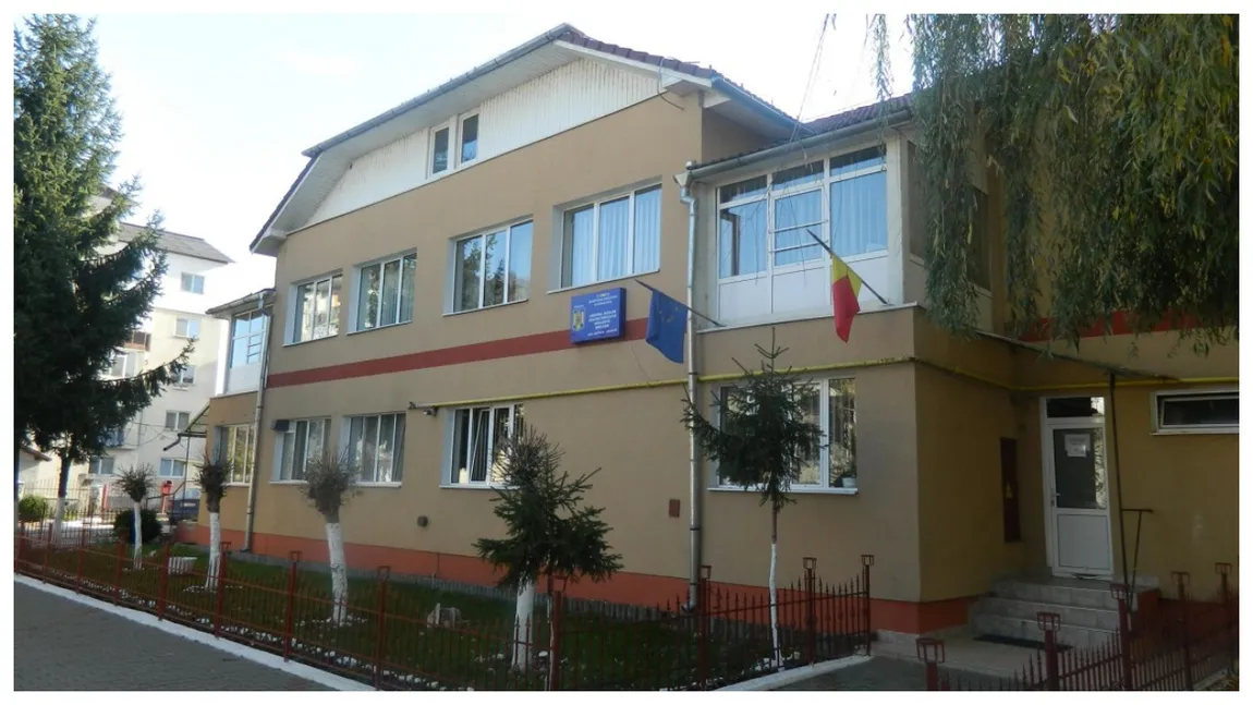 O profesoară din Bistrița a fost bătută animalic de o elevă de 16 ani. Dezvăluirile sale șocante: „Nu sunt primul profesor atacat de către aceasta”