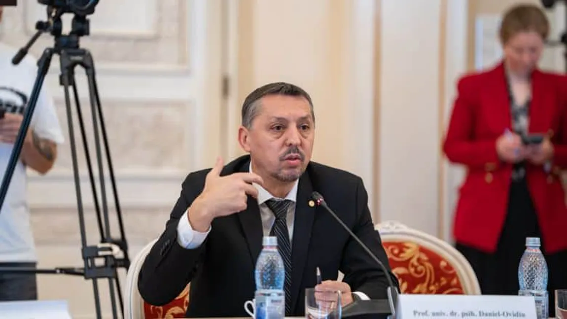 Ministrul Educaţiei explică ce perioadă de timp trebuie alocată temelor, în funcţie de ciclul şcolar