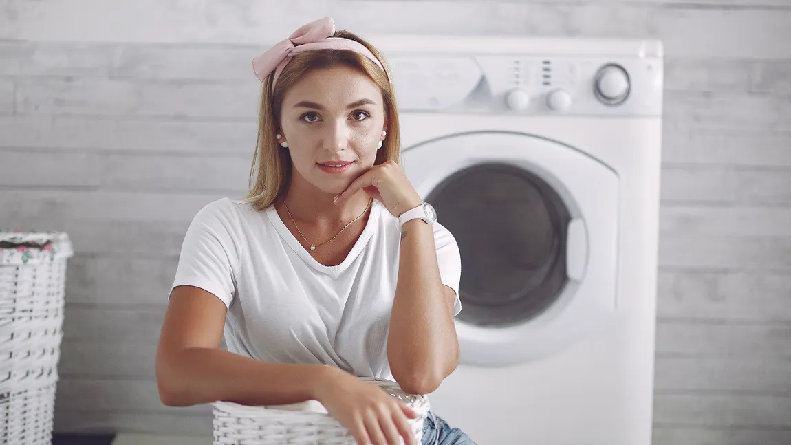 Cum să economisești bani la spălatul rufelor. Un mic truc îți poate reduce factura la energie