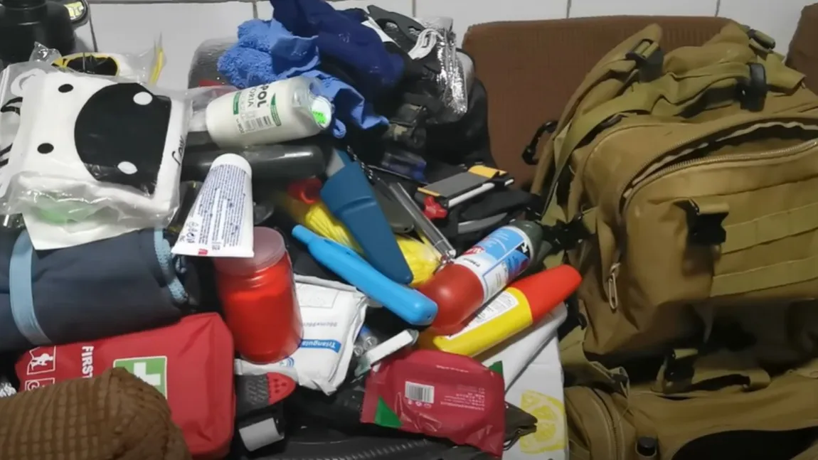 Ești pregătit pentru un dezastru? Ce conține kitul de supraviețuire pe care trebuie să-l ai în casă