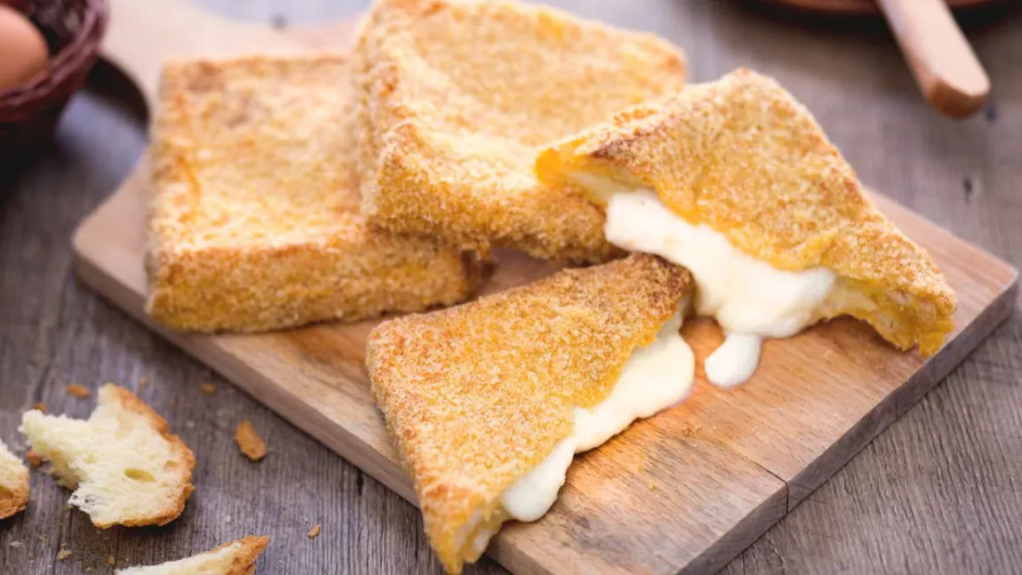 Mozzarella in carrozza, un alt tip de cașcaval pane. Rețeta deliciului care a făcut ravagii în rândul locuitorilor din Napoli