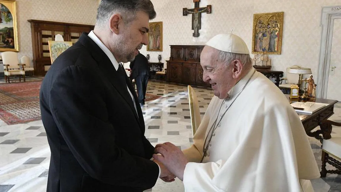 Premierul Marcel Ciolacu şi preşedintele Ilie Bolojan, mesaje de condoleanţe după moartea Papei: ”Zi tristă pentru creştinătate, a fost o sursă de speranţă