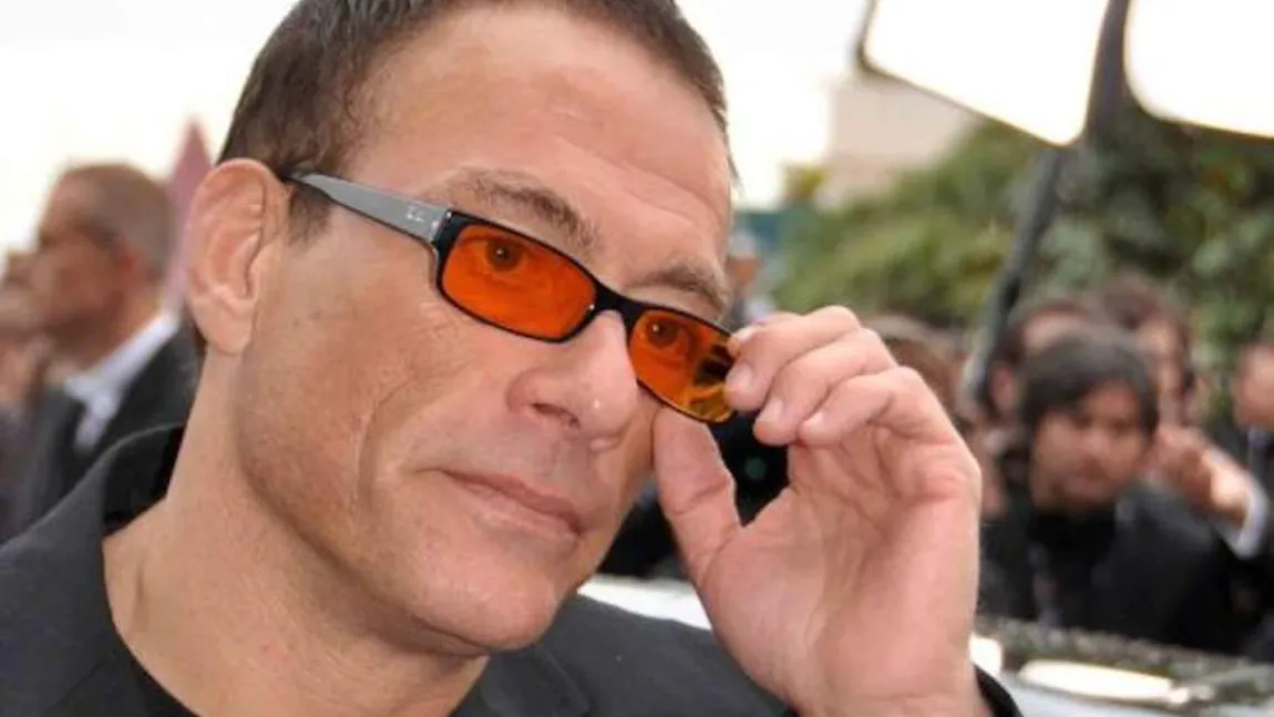 Jean-Claude Van Damme, reclamat la DIICOT într-un dosar de trafic de minore. Starul este acuzat că ar fi primit cinci fete românce de la un cunoscut guru