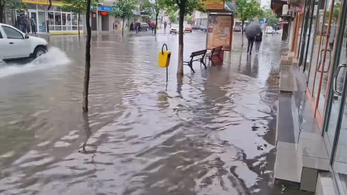 Meteorologii ANM anunță vreme rece și ploi, în această săptămână. De când se încălzește PROGNOZA METEO 26 mai - 8 iunie