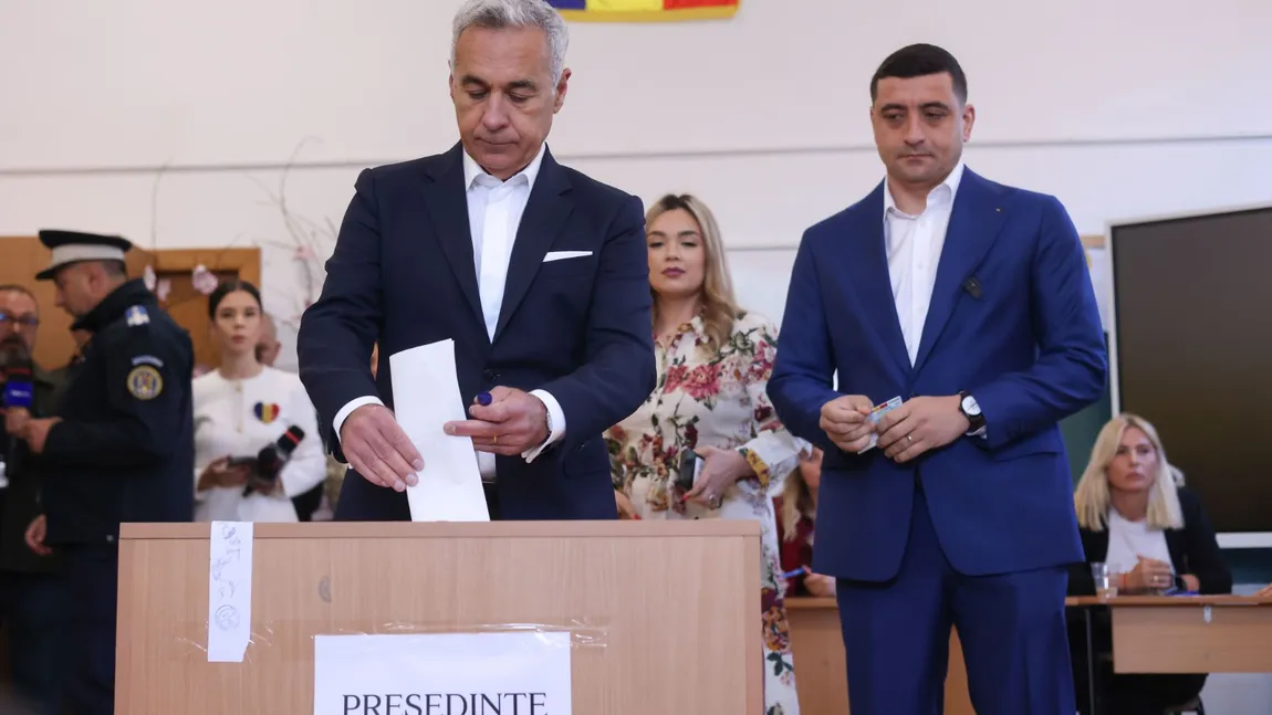 Călin Georgescu, mesaj postat în ziua alegerilor pe Facebook după ce a votat!