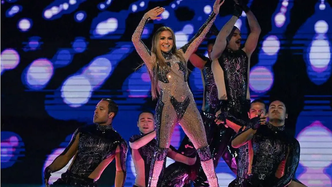 Jennifer Lopez, show incendiar la American Music Awards