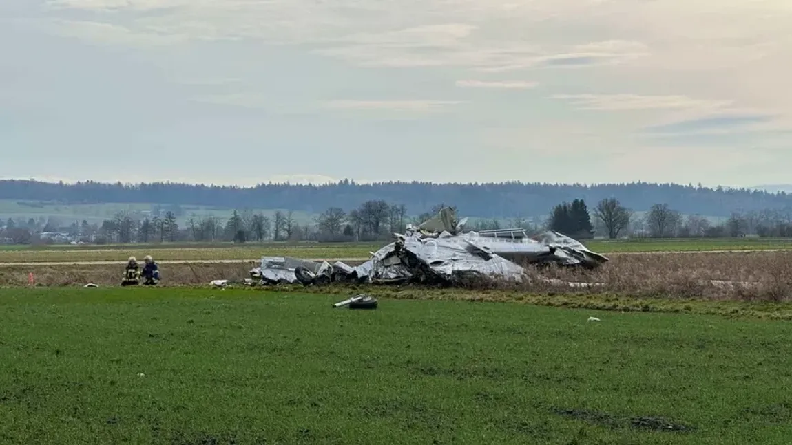 Un avion militar s-a prăbuşit în timpul unui antrenament. Niciun membru al echipajului nu a supravieţuit