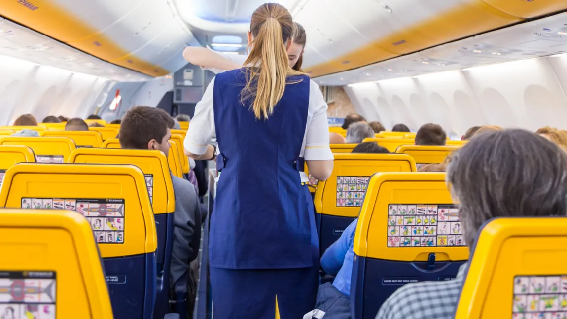 Compania aeriană care le cere angajaților să returneze măririle de salarii primite în anul 2024