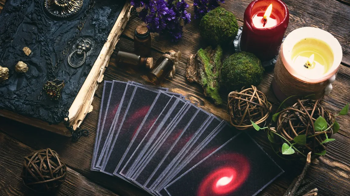 4 ZODII pe punctul de a obține BANI, conform cărților de Tarot