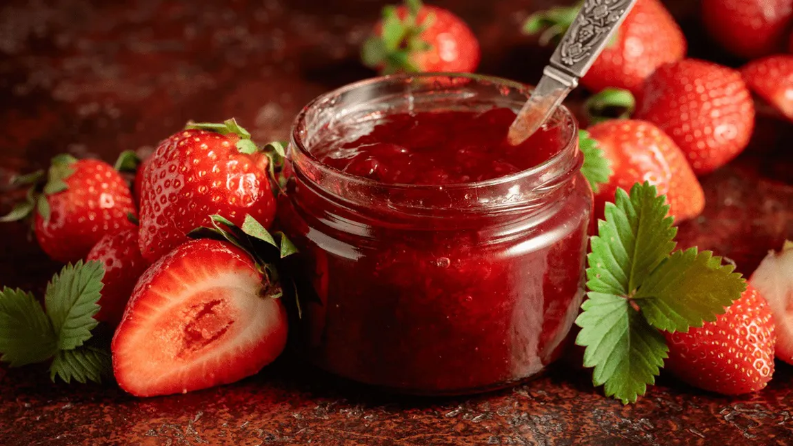 Rețetă de dulceață de căpșuni. Ce cantitate de zahăr se pune la kilogram pentru un gust desăvârșit