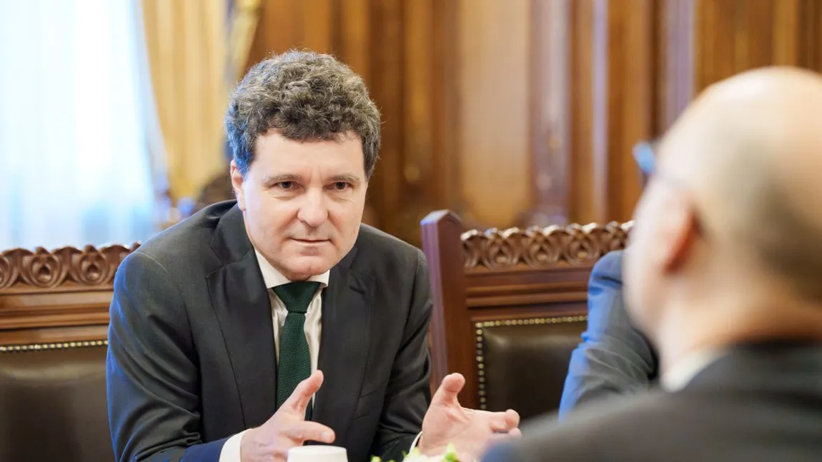 Pe cine trimit partidele la Cotroceni să întocmească planul de măsuri ce vizează scăderea deficitului. Lista completă a specialiștilor din grupul tehnic