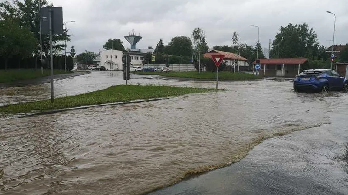Cod galben de inundaţii prelungit până vineri. Risc de viituri în 15 judeţe din ţară
