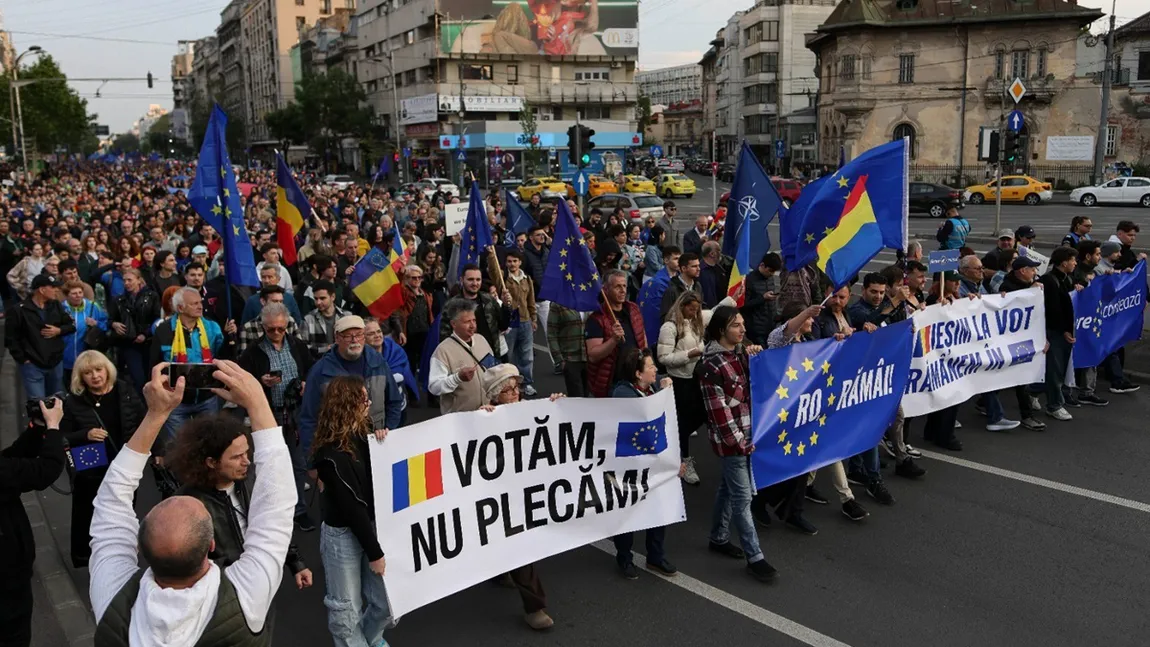 Manifestație pro-Europa în Capitală cu peste 10.000 de români: „Rusia, nu uita, România nu-i a ta!”
