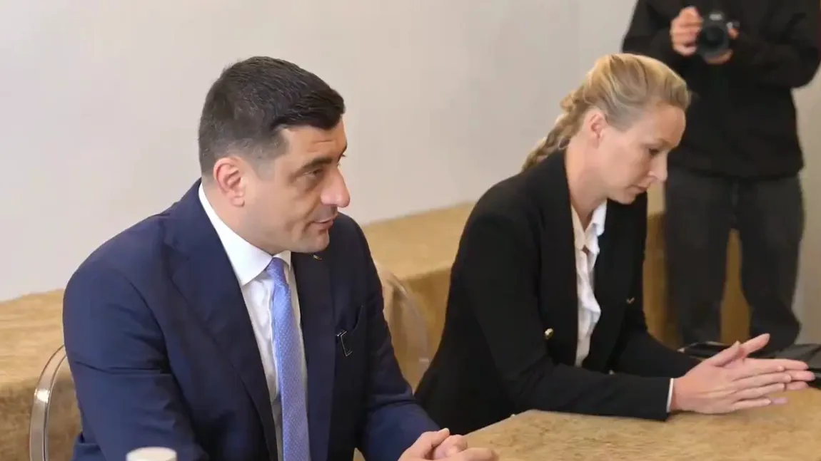 George Simion își bate, din nou, joc de Franța: „În 20 de ani va fi califat”. Nepoata lui Marine le Pen, prezentă lângă liderul AUR, a plecat, jenată, de lângă el