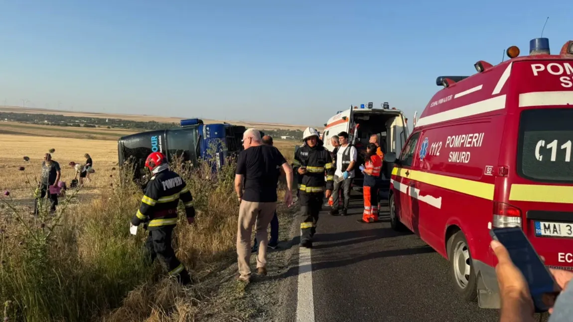 Un autobuz plin cu pasageri ucraineni s-a răsturnat în județul Constanța. A fost activat Planul Roșu de Intervenție/ Accident grav şi în Neamţ