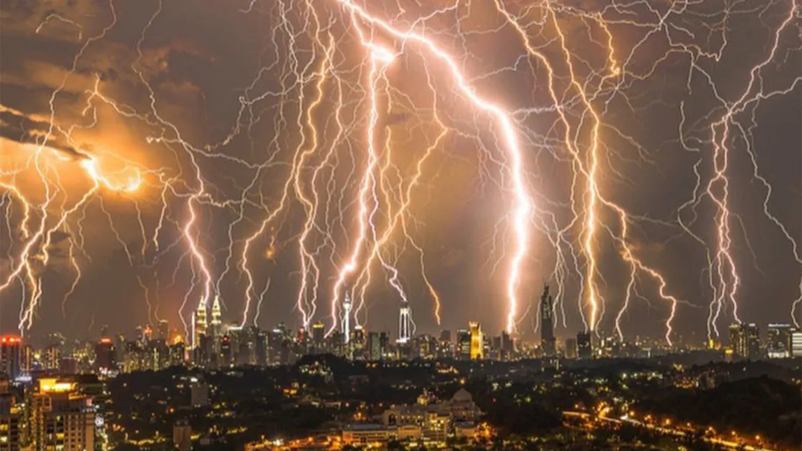 BBC Weather anunţă furtuni electrice în Bucureşti şi alte oraşe din România. Cât de mult scad temperaturile
