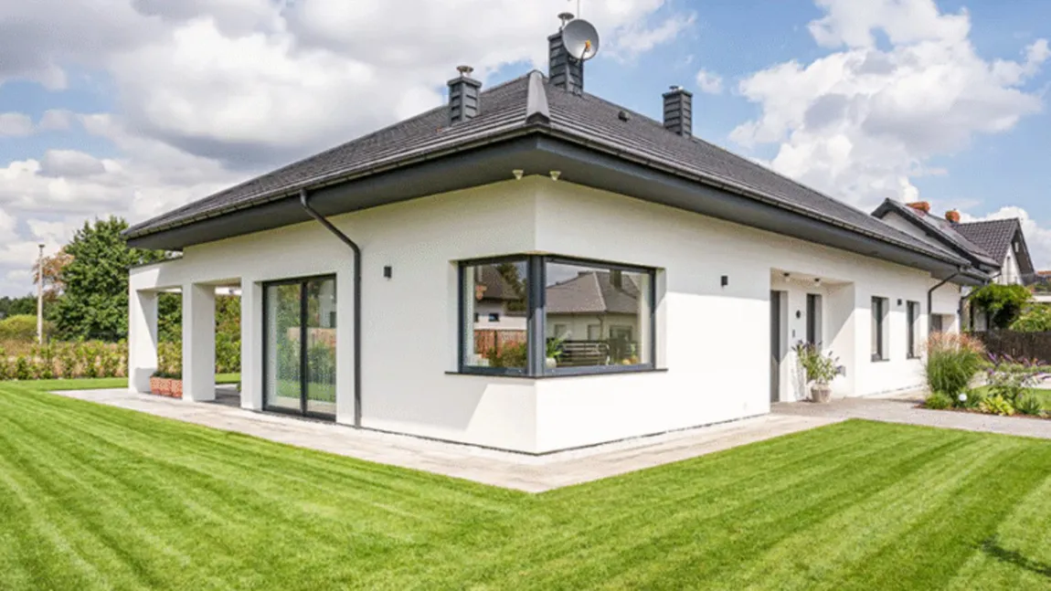 Casa extravagantă pe care o poți construi cu doar 99 de mii de euro. E desprinsă din filmele de la Hollywood