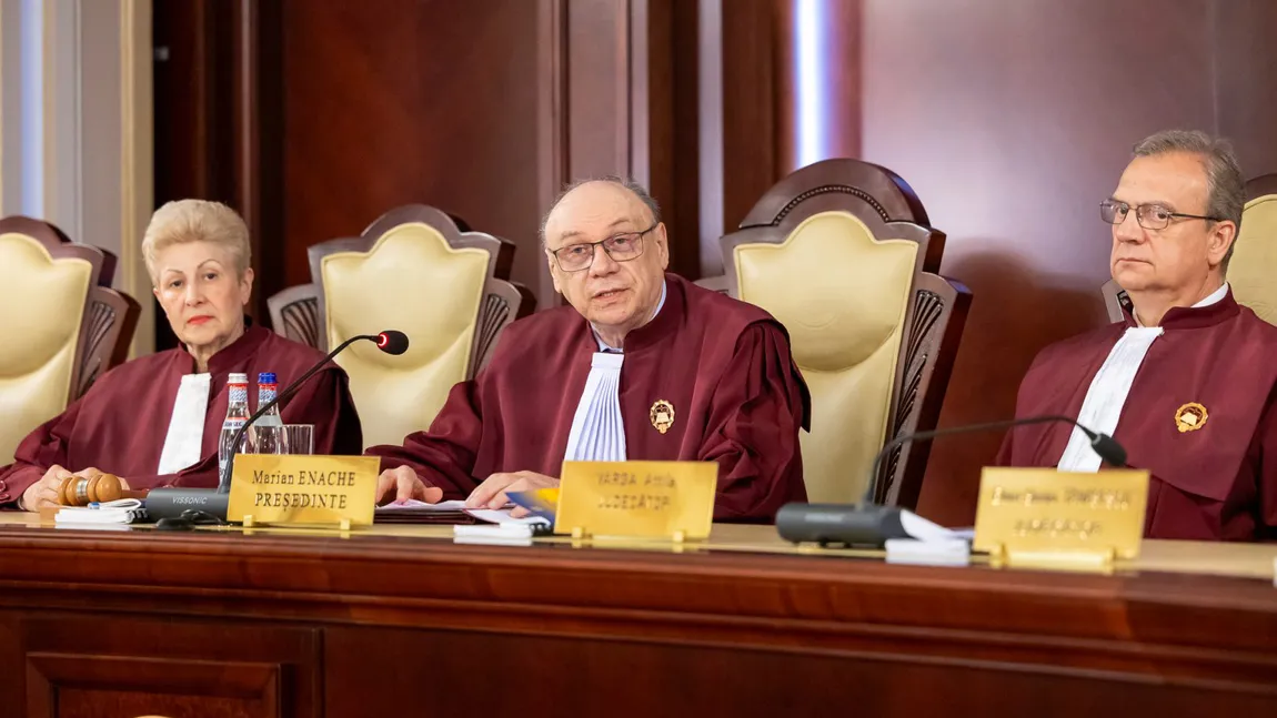 CCR îi sfidează pe români. Cum motivează curtea decizia privitoare la declaraţiile de avere: funcţionarii publici nu ar avea date certe despre veniturile soţilor/soţiilor, iar protecţia datelor este esenţială, în contextul dezvoltării Inteligenţei Artificiale
