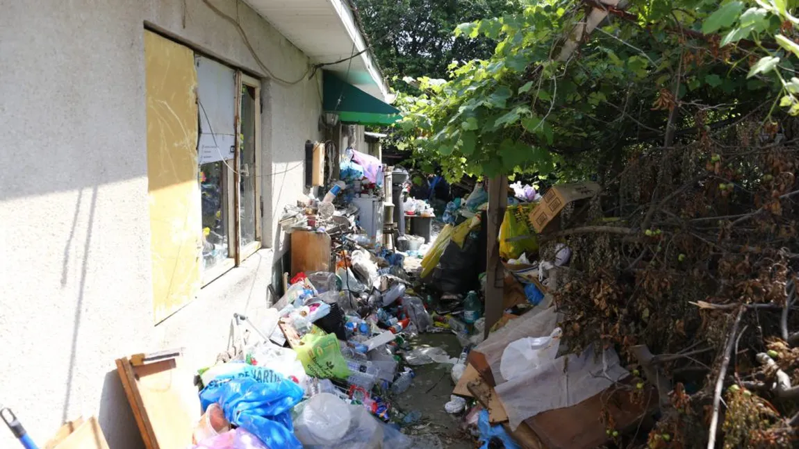 Amendă de până la 45.000 lei pentru românii care stau la curte dacă fac acest gest. Legea prevede și confiscarea unor bunuri