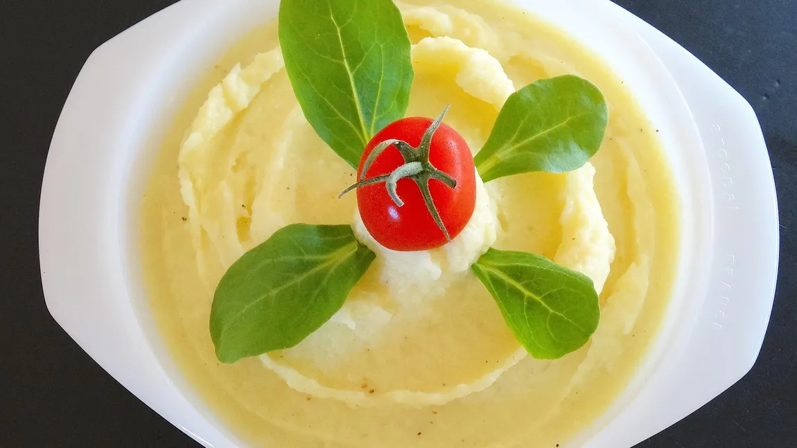 Ce să pui în piureul de cartofi în loc de unt. Ingredientul care îi dă un gust mult mai bun